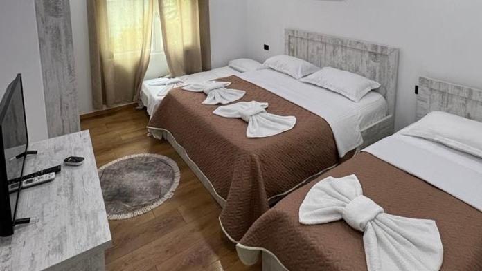 Lundra Otel Gramsh Dış mekan fotoğraf