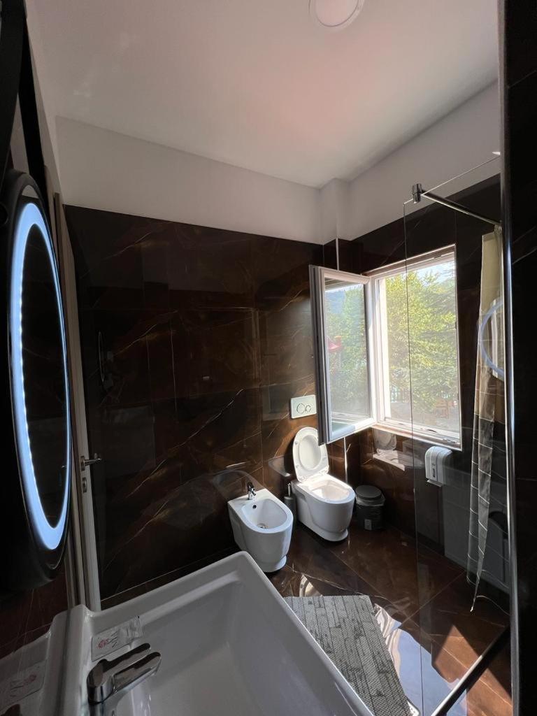 Lundra Otel Gramsh Dış mekan fotoğraf